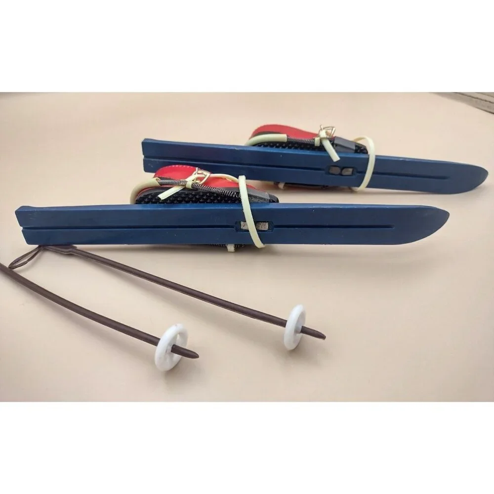 Vintage Wilton Miniature Red Ski Boots & Blue Skis Cake Topper Poles 9